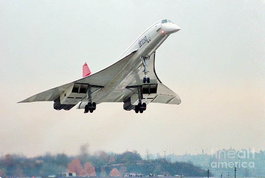 Concorde Supersonic Airliner Landing Photograph by Bettmann