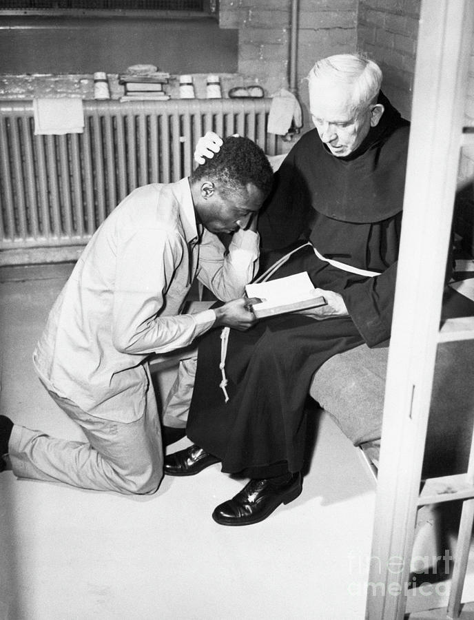 Condemned Man Prays With Priest Photograph by Bettmann