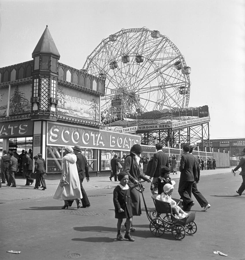 Coney Island Photograph by Hulton Archive