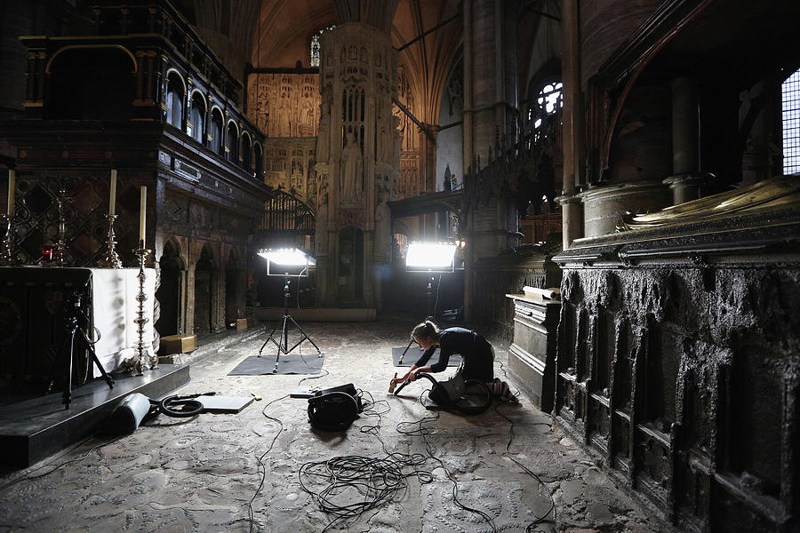 Conservation Staff At Westminster Abbey Photograph by Oli Scarff