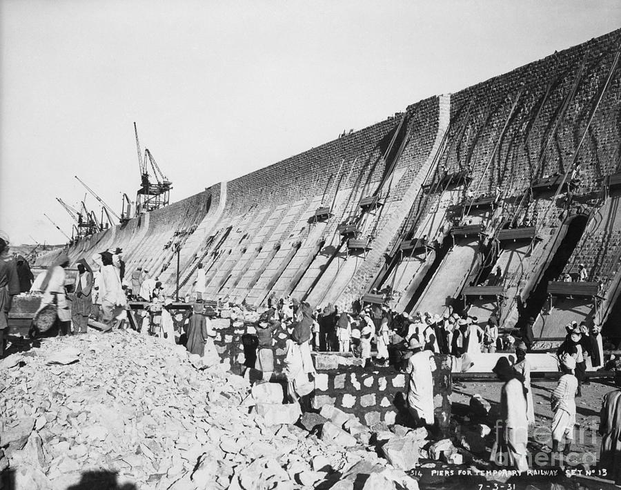 Construction Of Aswan Dam Photograph by Bettmann