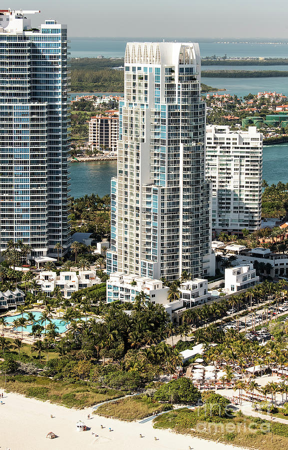 Continuum On South Beach Aerial Photograph by David Oppenheimer