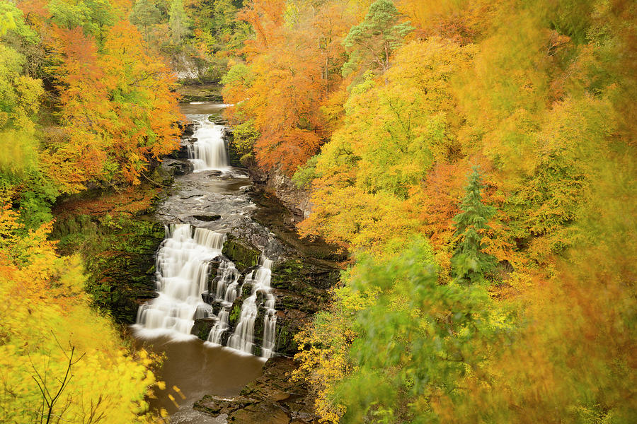 Corra Linn Waterfall At Falls Of Clyde, Lanarkshire, Scotland ...