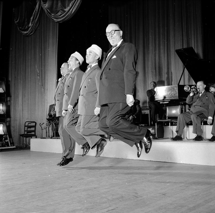 Cotton And Co Photograph by Bert Hardy