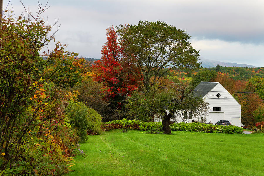 Fall Photograph - Country House Parsonsfield by Ed Fletcher