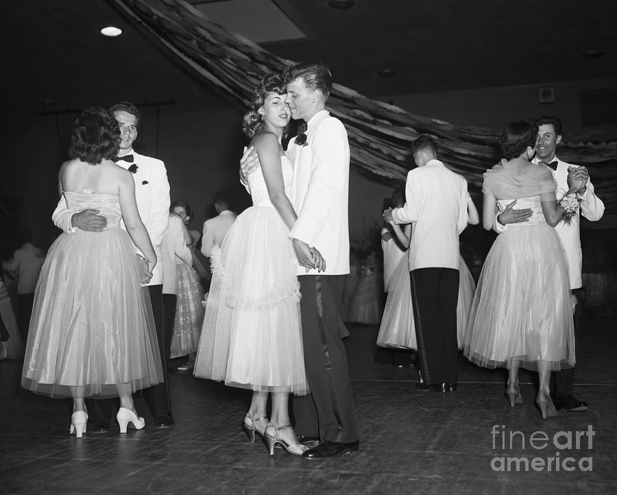 Couples Dancing At Senior Prom Photograph by Bettmann