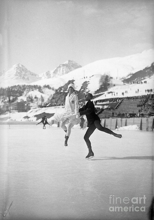 Couples Figure Skating Champions Photograph by Bettmann
