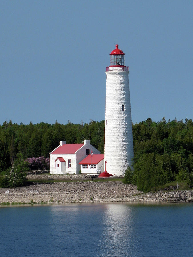 Cove Island Lighthouse Photograph by Cheryl Dumoulin - Fine Art America