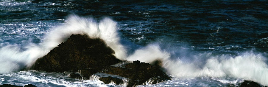 Crashing Waves Digital Art by Pietro Canali