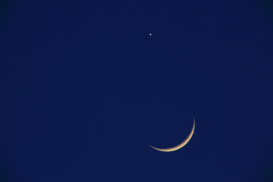 Crescent Moon In Night Sky Photograph By Imagewerks