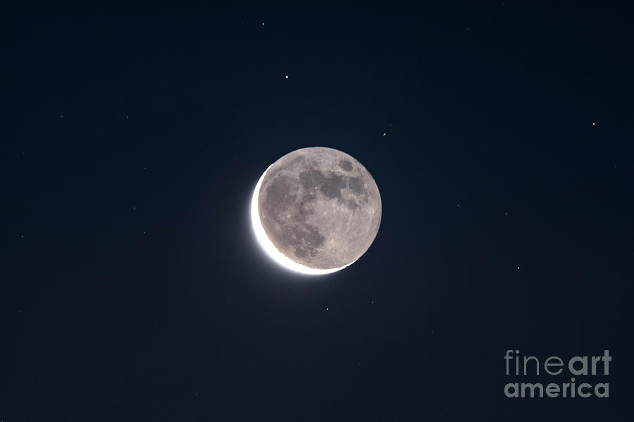 Crescent Moon With Earthshine And Saturn Photograph by Miguel Claro/science Photo Library