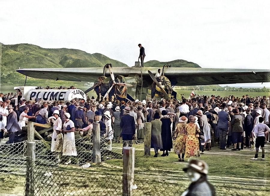 Crowd Alongside The Southern Cross Aeroplane At Wellington Airport, Rongotai, 1933, By Sydney Charle Painting