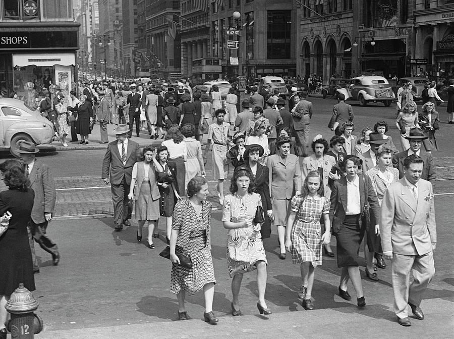 Crowd On 42nd St. And 5th Avenue, Nyc Photograph by George Marks