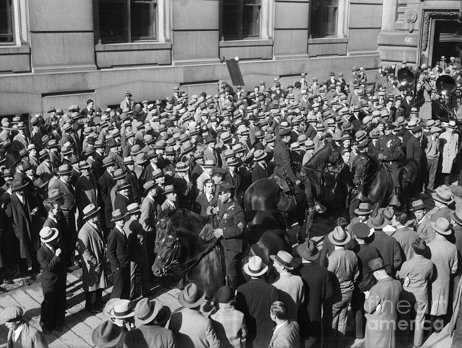 Crowd On Wall Street At 1929 Market Photograph by Bettmann