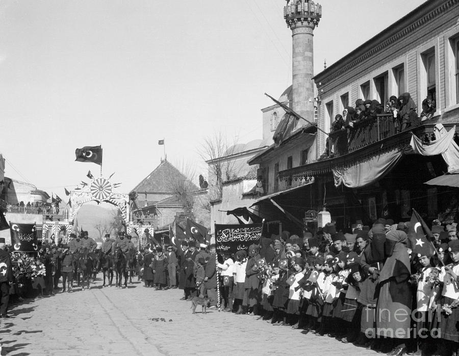Crowds On Street To Greet Pasha Photograph by Bettmann
