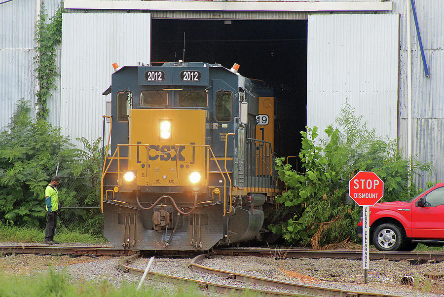 Csx Gp38 3 12 E Photograph By Joseph C Hinson