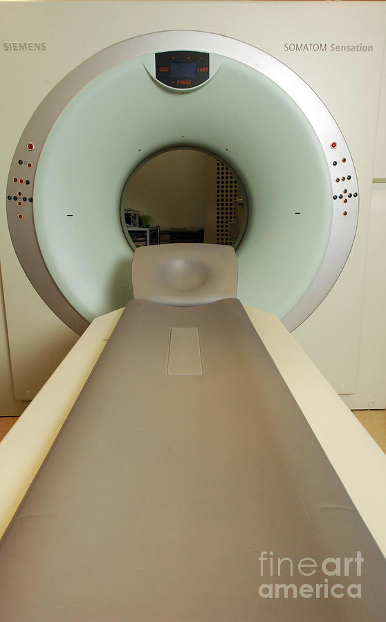 Ct Scanner Photograph by Medicimage / Science Photo Library