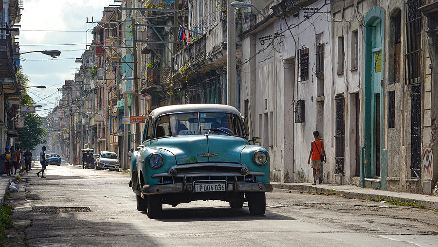Cuba Photograph by Itzik Einhorn