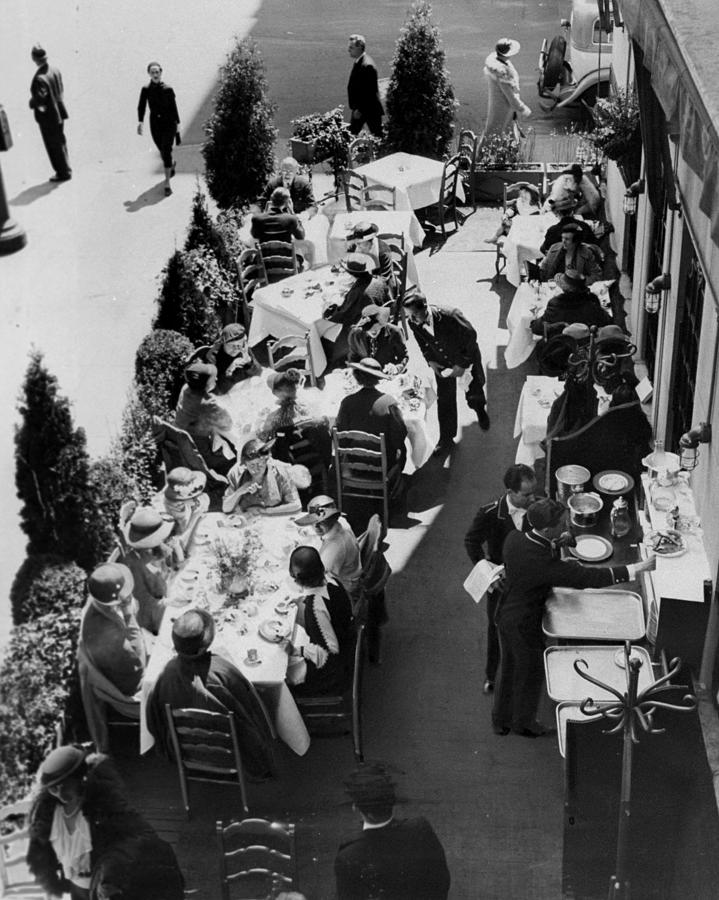 Customers Enjoying The Veranda Al Photograph by New York Daily News Archive