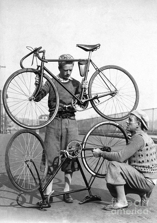 Cyclists Bobby Walthour Left And Reggie Photograph by New York Daily News Archive