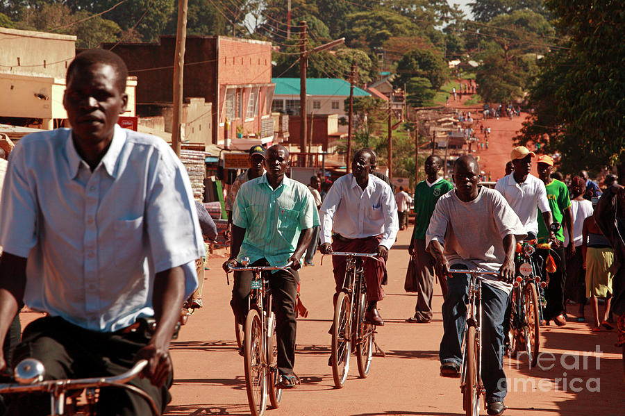 Cyclists Photograph by Mauro Fermariello/science Photo Library - Fine ...