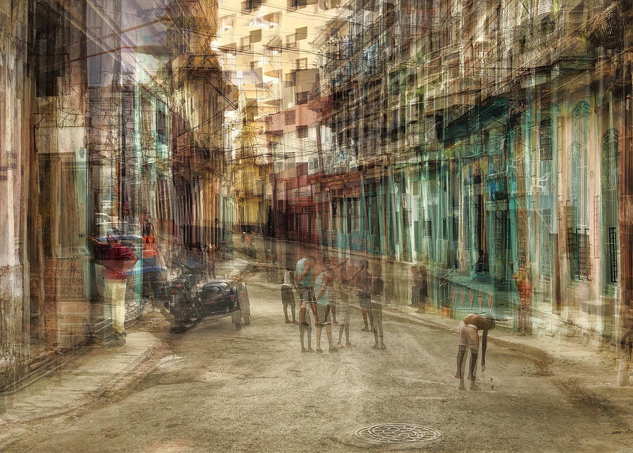 Havana Photograph - Daily Scene In Centro Habana by Roxana Labagnara