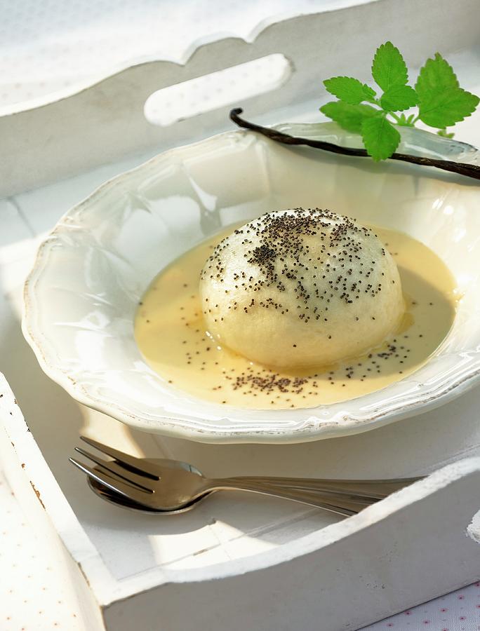 Dampfnudel steamed, Sweet Yeast Dumpling With Vanilla Sauce And ...