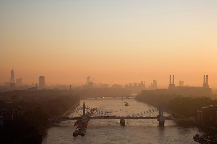 Dawn Breaks Over River Thames Photograph by James Burns