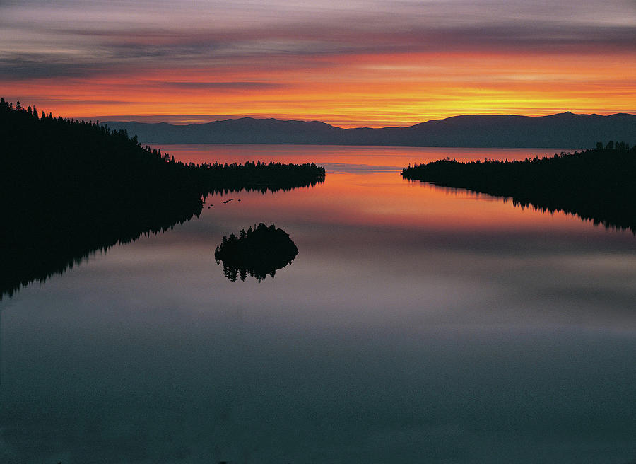 Dawn, Lake Tahoe, Usa Photograph by Digital Vision.