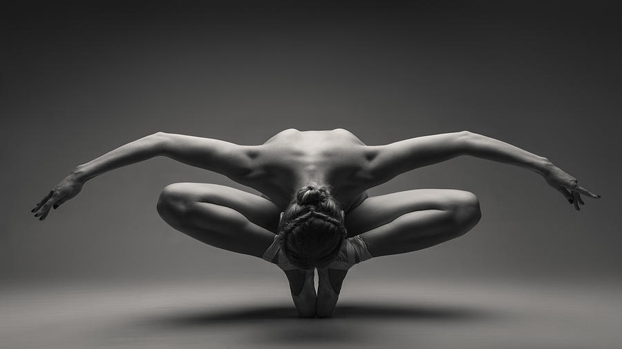 Nude Photograph - Deep Bow 6156 by Aurimas Valevi?ius