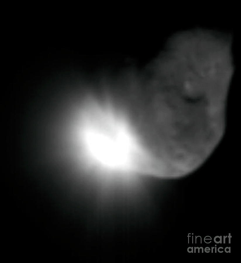 Deep Impact Comet Strike Photograph by Nasa/jpl-caltech/umd/science Photo Library