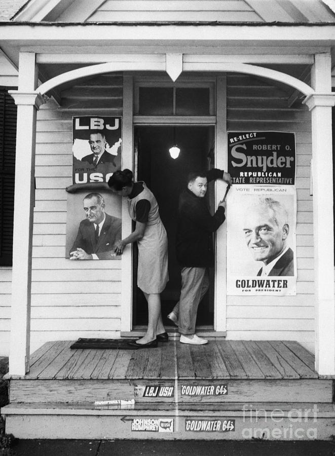 Democratic And Republican Headquarters Photograph by Bettmann