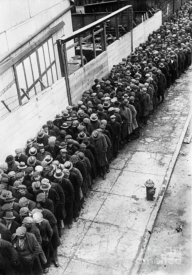 Depression Homeless Stand In Line Photograph by Bettmann