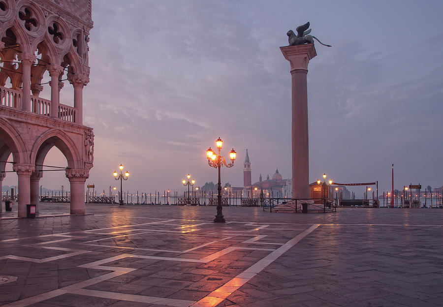 Deserted Piazza San Marco Before Sunrise Photograph by Tu Xa Ha Noi