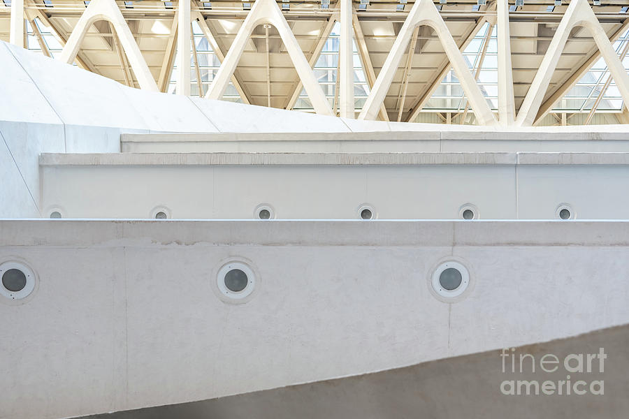 Detail of the interior of a modernist construction with white cement. Photograph by Joaquin Corbalan