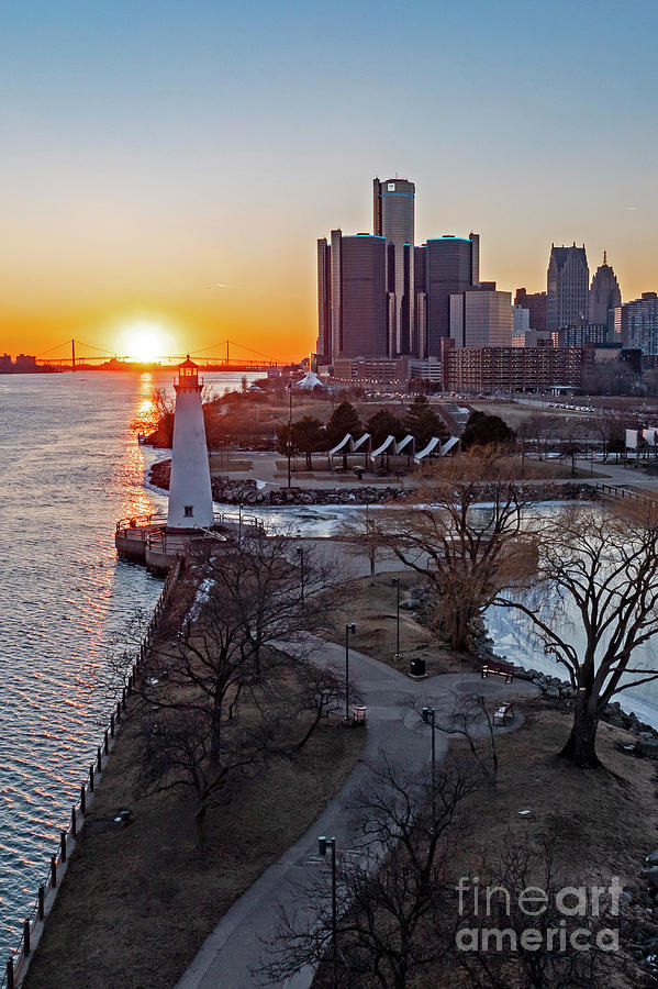 Detroit And The Detroit River Photograph by Jim West/science Photo Library