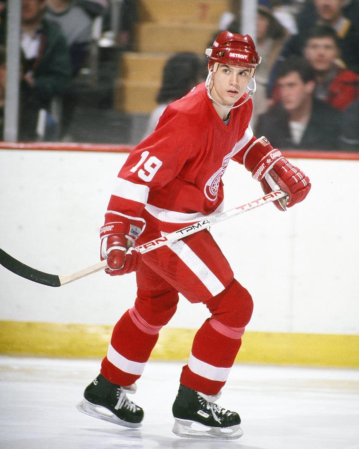 Vintage NHL Detroit Red Wings Steve Yzerman 19 Ice Hockey CCM