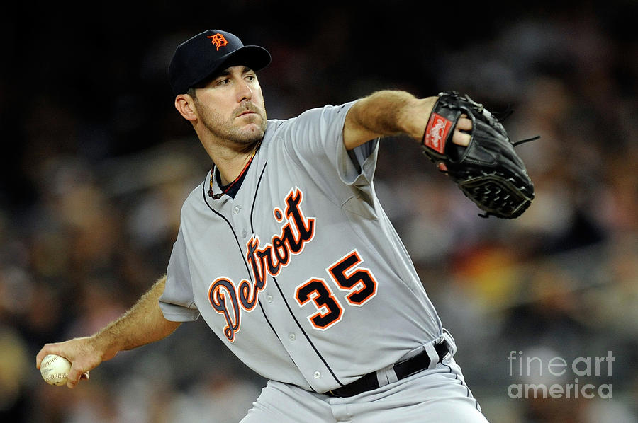 Detroit Tigers V New York Yankees - Photograph by Patrick Mcdermott Detroit Tigers V New York Yankees - Photograph by Patrick Mcdermott