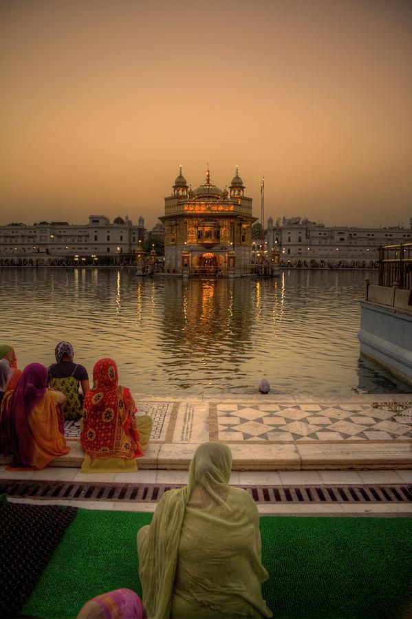 Devotees At Golden Temple Photograph by Tushar Firan Photography