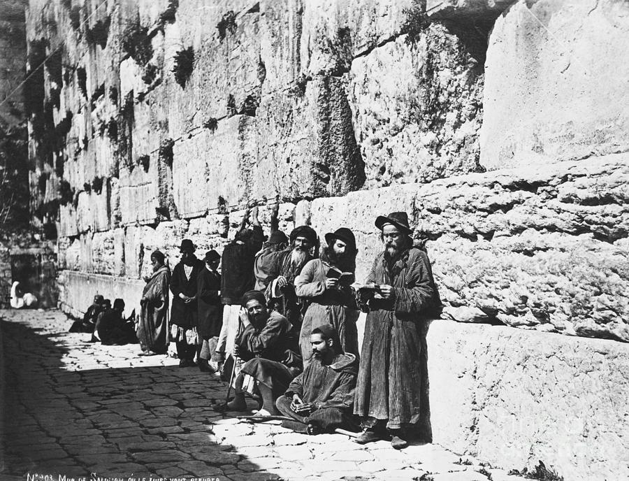 Devout Jews Pray @wailing Wall Photograph by Bettmann