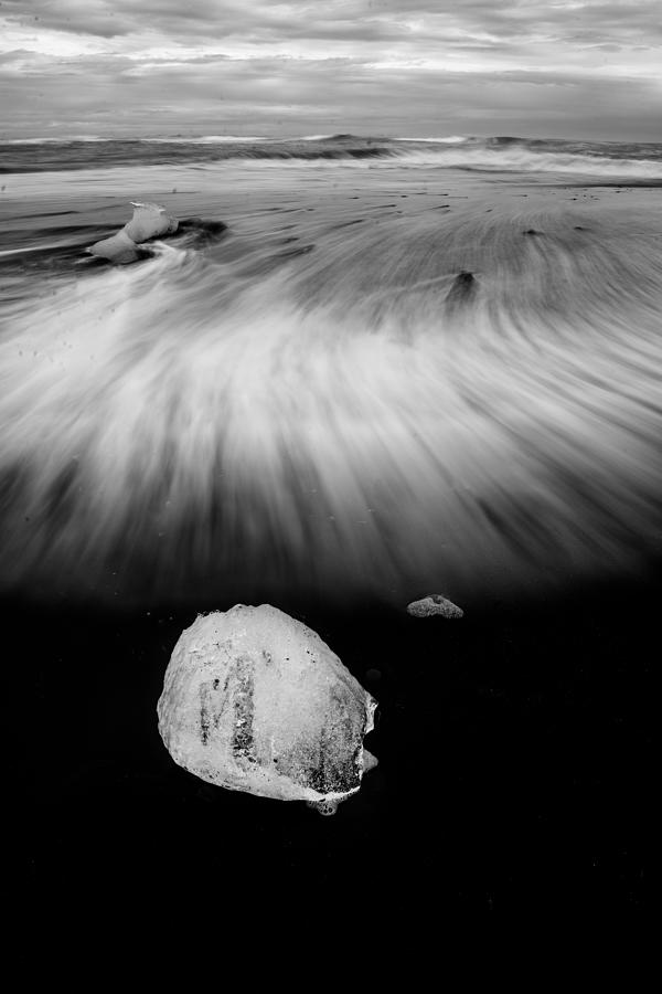 Diamond On The Black Sand Beach Photograph by Q Liu
