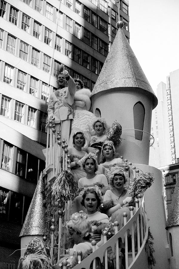 Black And White Photograph - Dick Clark On Parade Float by Paul Schutzer