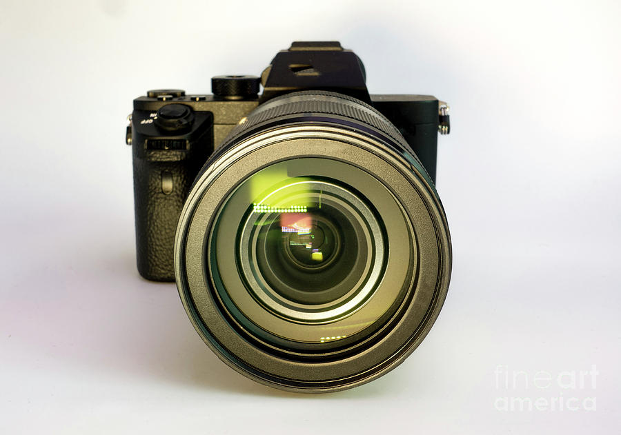 Digital Mirrorless Camera With Zoom Lens Photograph by Wladimir Bulgar/science Photo Library