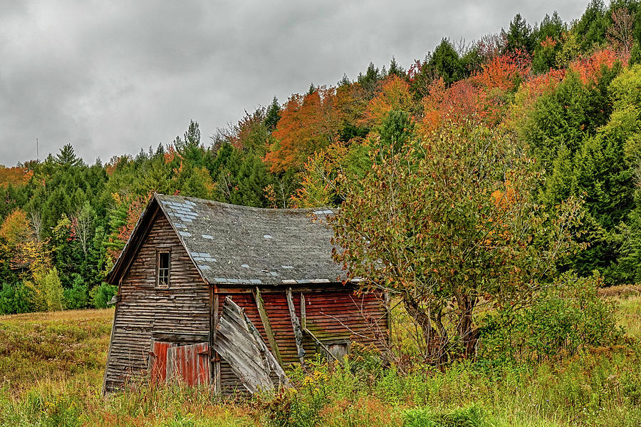 Dilapidated building Waterbury VT Fall Foliage Photograph by Toby McGuire