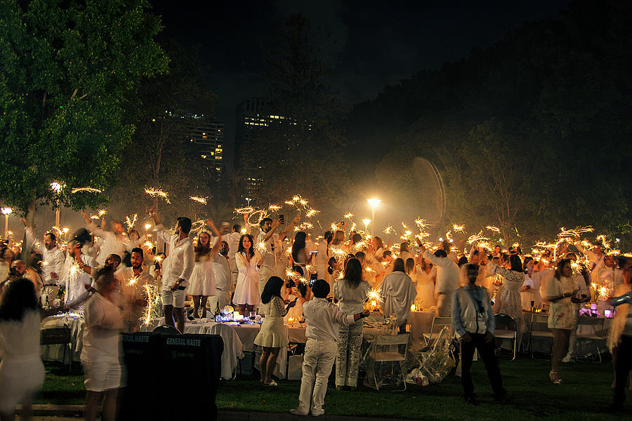 Diner en Blanc Photograph by Andrei SKY