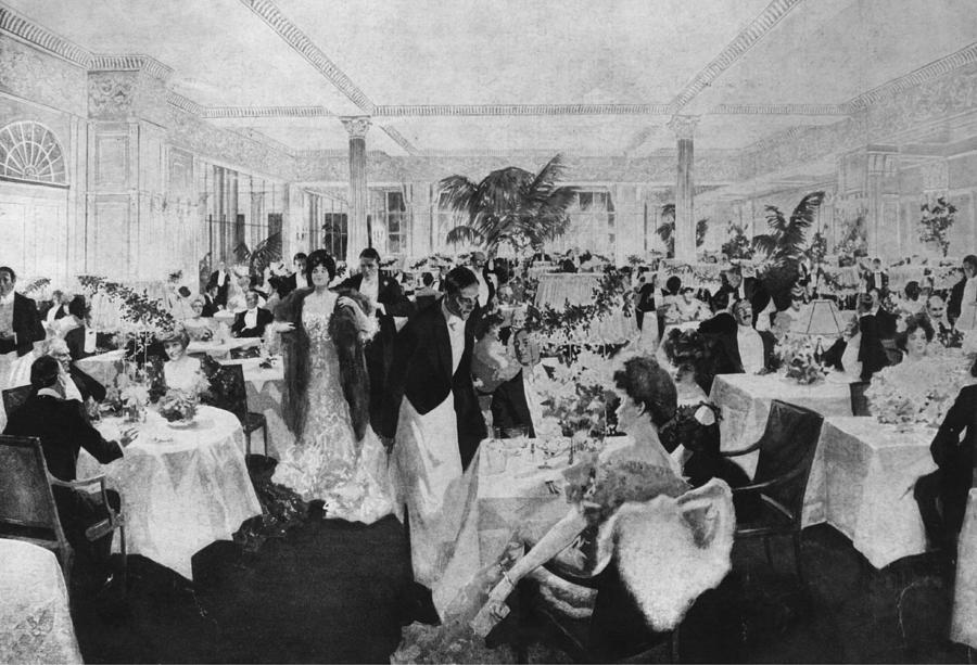Dining At The Savoy Photograph by Hulton Archive