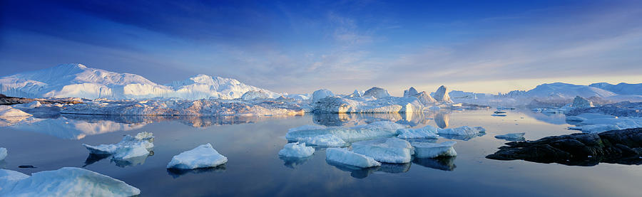 Disko Bay, Greenland Photograph by Peter Adams