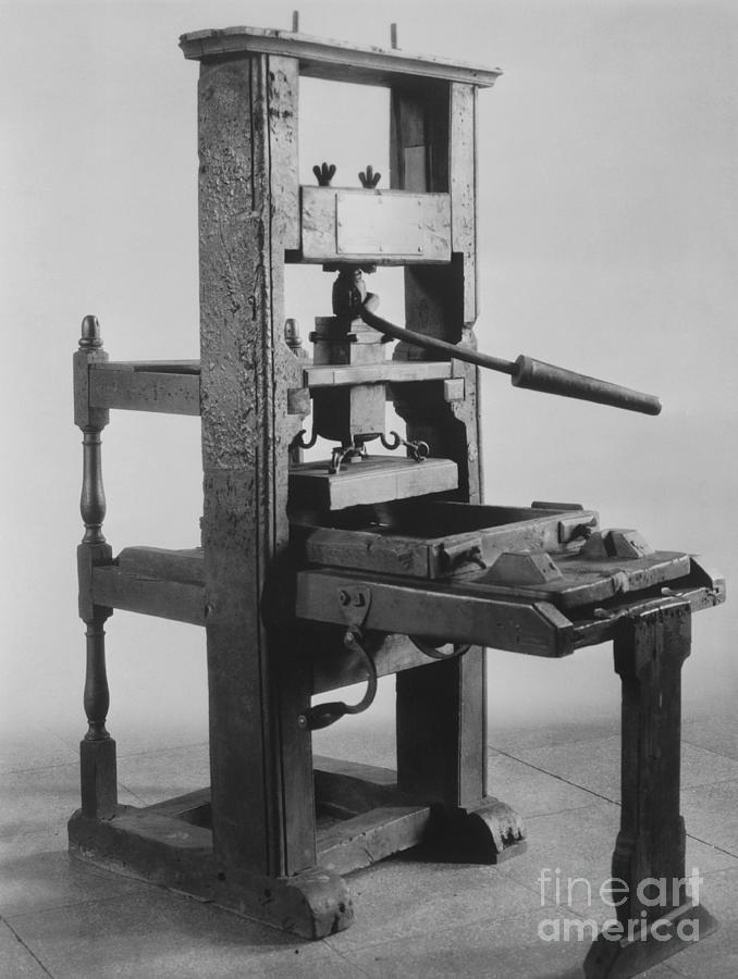 Display Of The Franklin Printing Press Photograph by Bettmann
