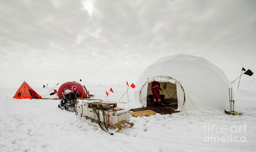 Dive Camp Of A Polar Research Expedition Photograph by I. Noyan Yilmaz/science Photo Library