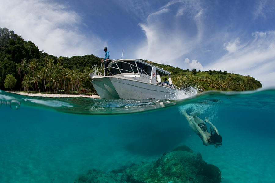 Paradise Photograph - Dive To Fiji by Andrey Narchuk